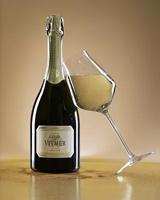Игристая весна на Бауманской: баттл «Усадьбы Перовских» и Cuvee de Vitmer Игристая весна на Бауманской: баттл «Усадьбы Перовских» и Cuvee de Vitmer